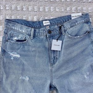 NWT Sneek Peak Boyfriend Jeans